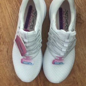 Air-cooled  white light weight Skechers